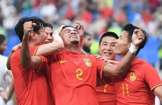 另有美国电影公司A24出品的《别跟她说》因为过半的台词是中文，也进入了该单元的竞争名单